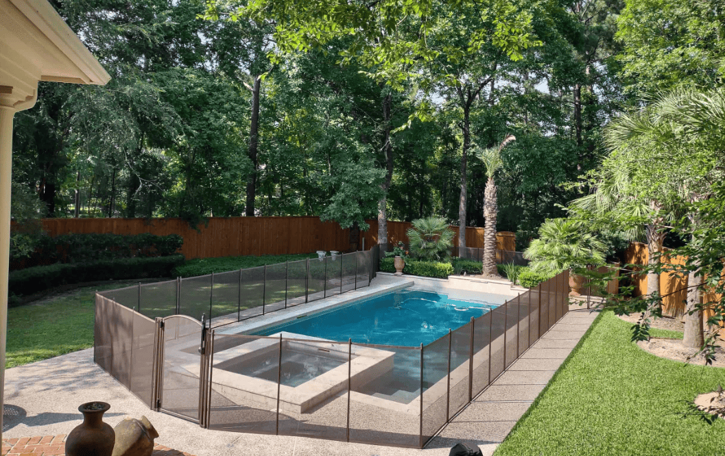 mesh pool fence